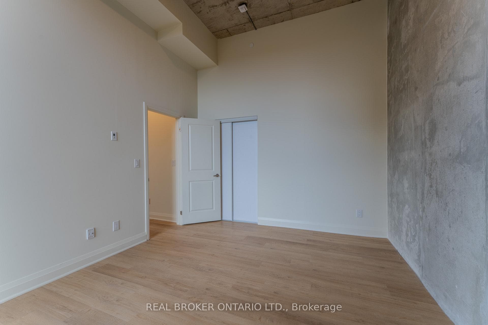 11 Robert Street Unit 601 photo 8