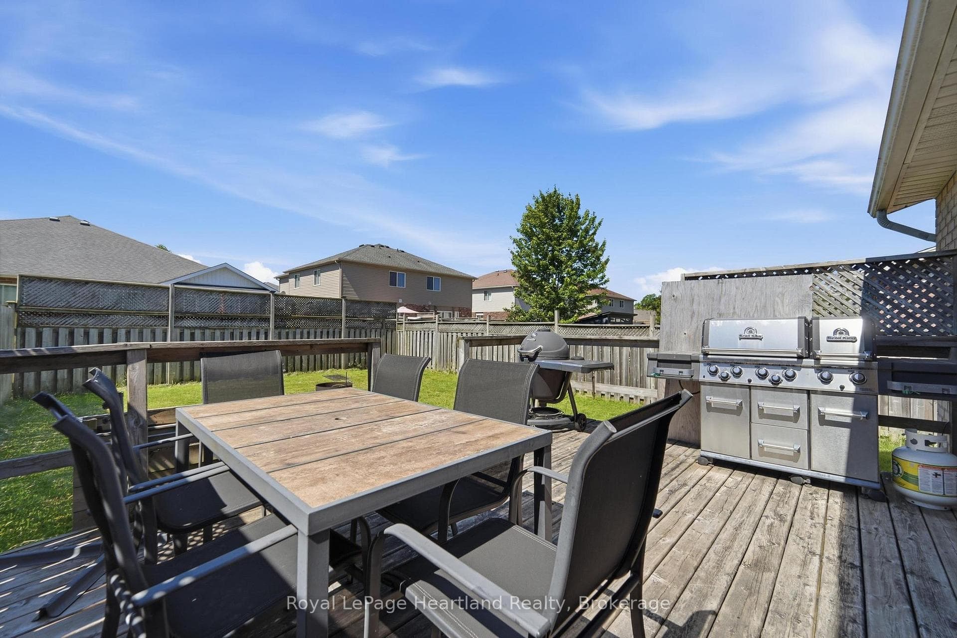 480 Mowat Street photo 26