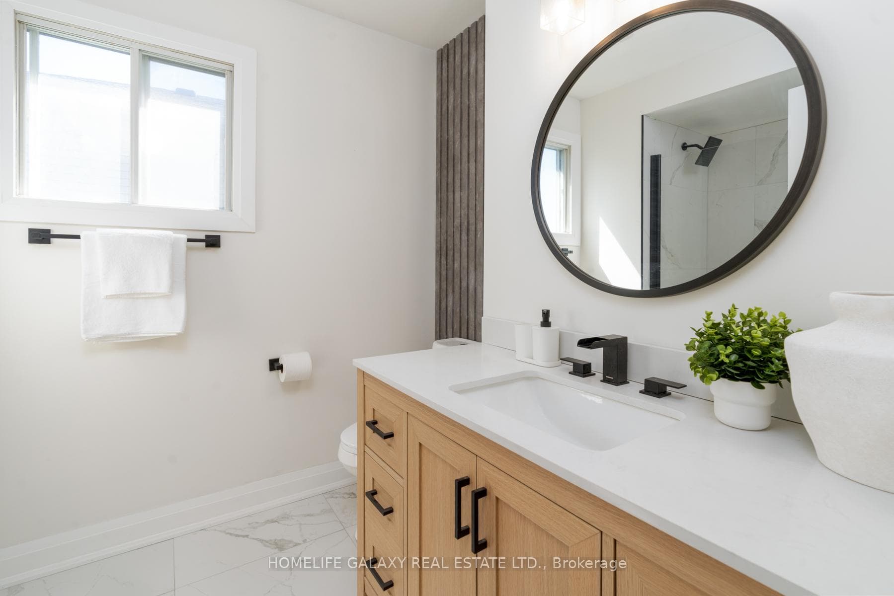 2157 Blue Ridge Crescent photo 8
