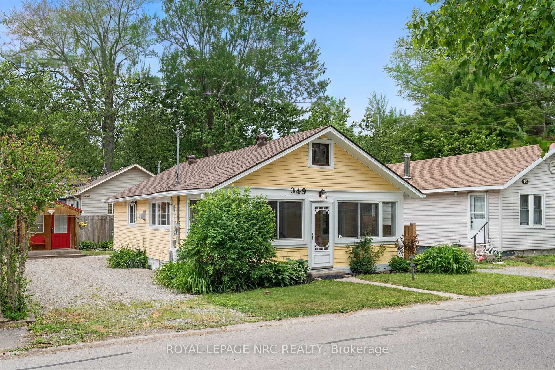 A real 3 car driveway, a real win in the area.