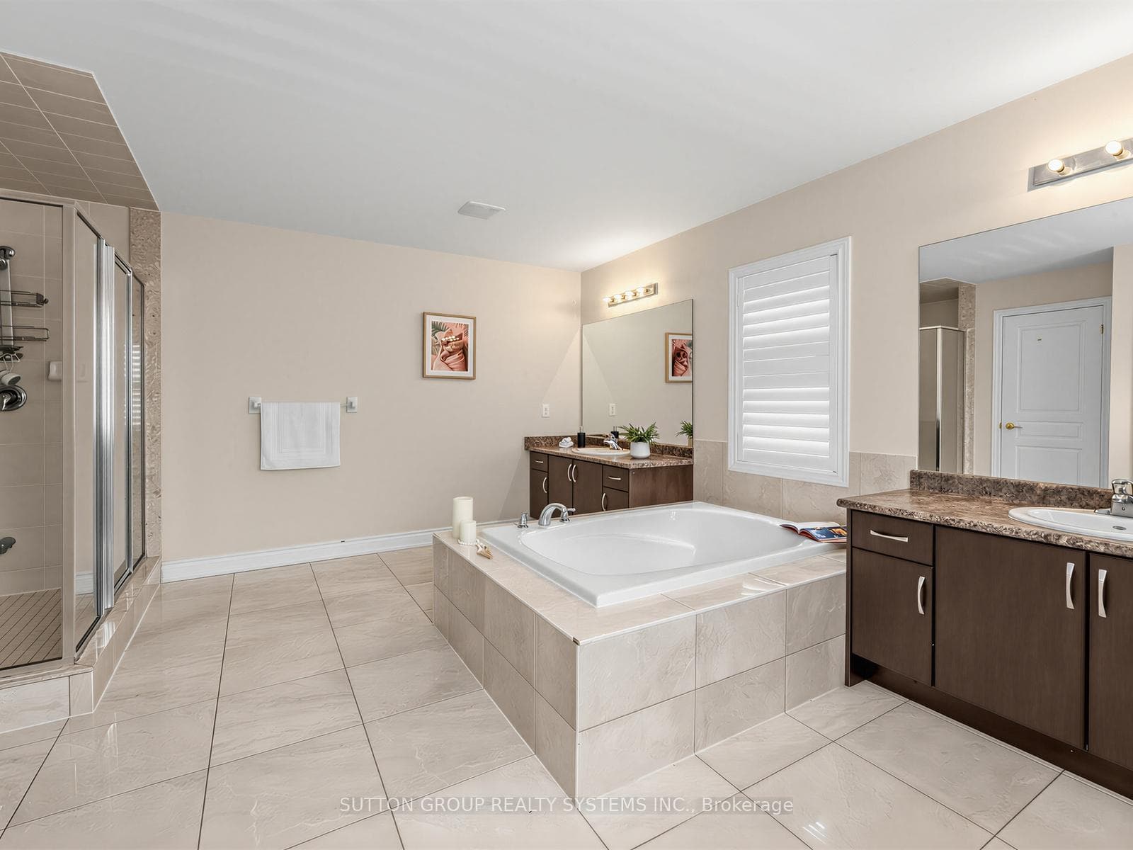 Luxurious Ensuite in Primary BR Suite