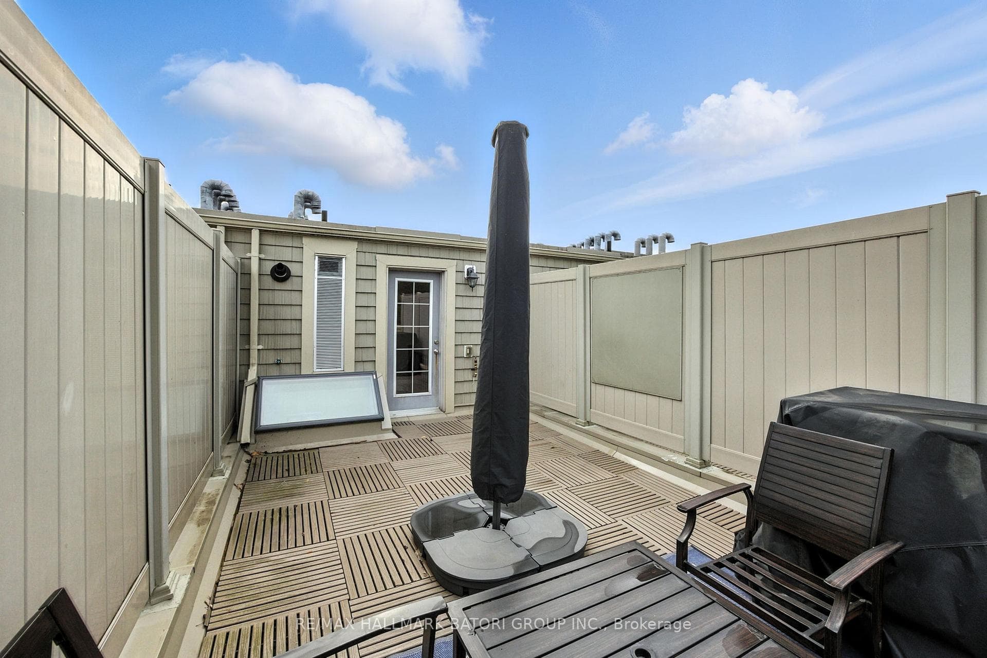 2110 Bayview Avenue photo 22