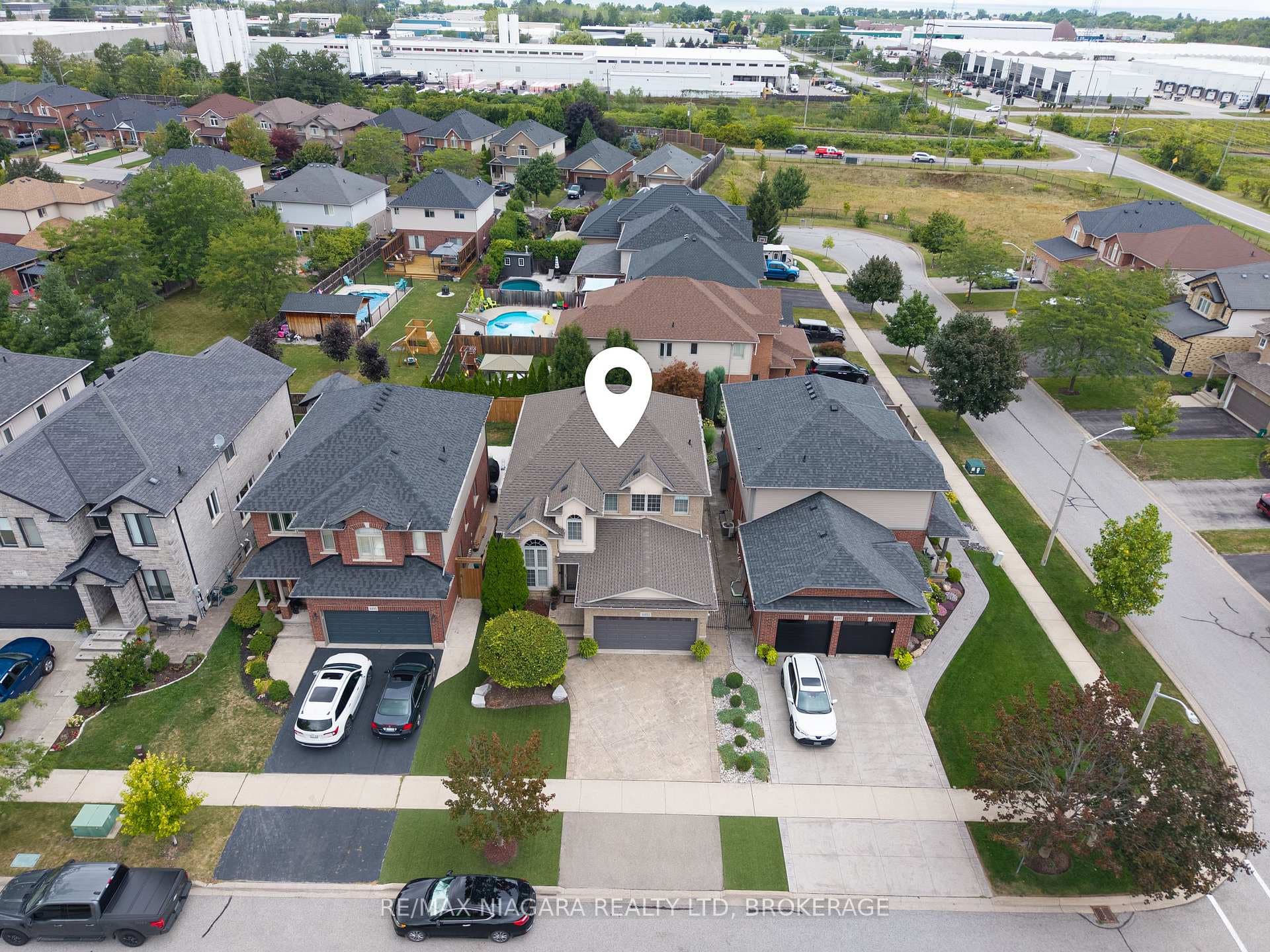 4493 Frances Crescent photo 41