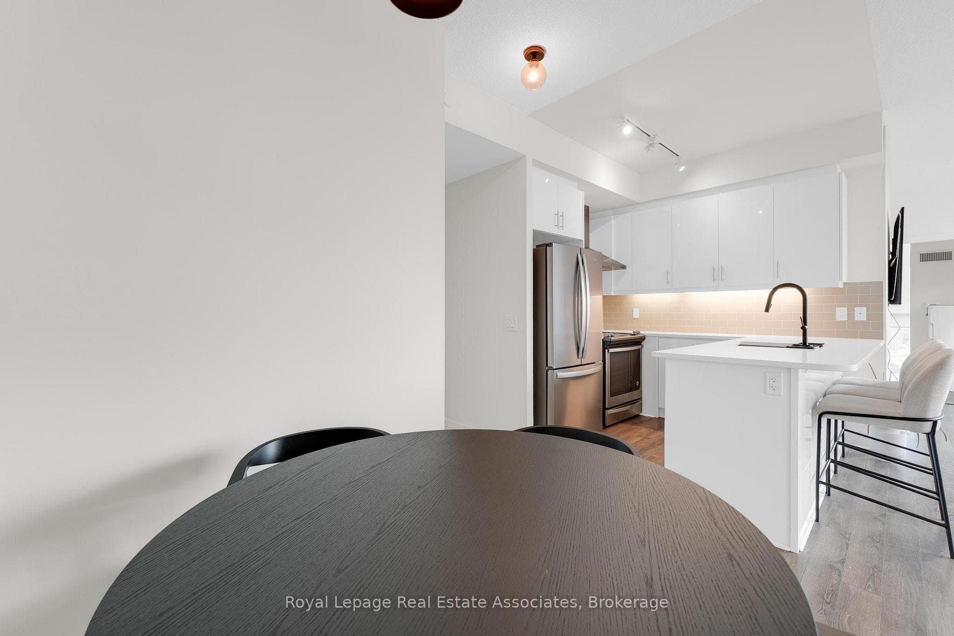 15 Zorra Street Unit 1007 photo 5