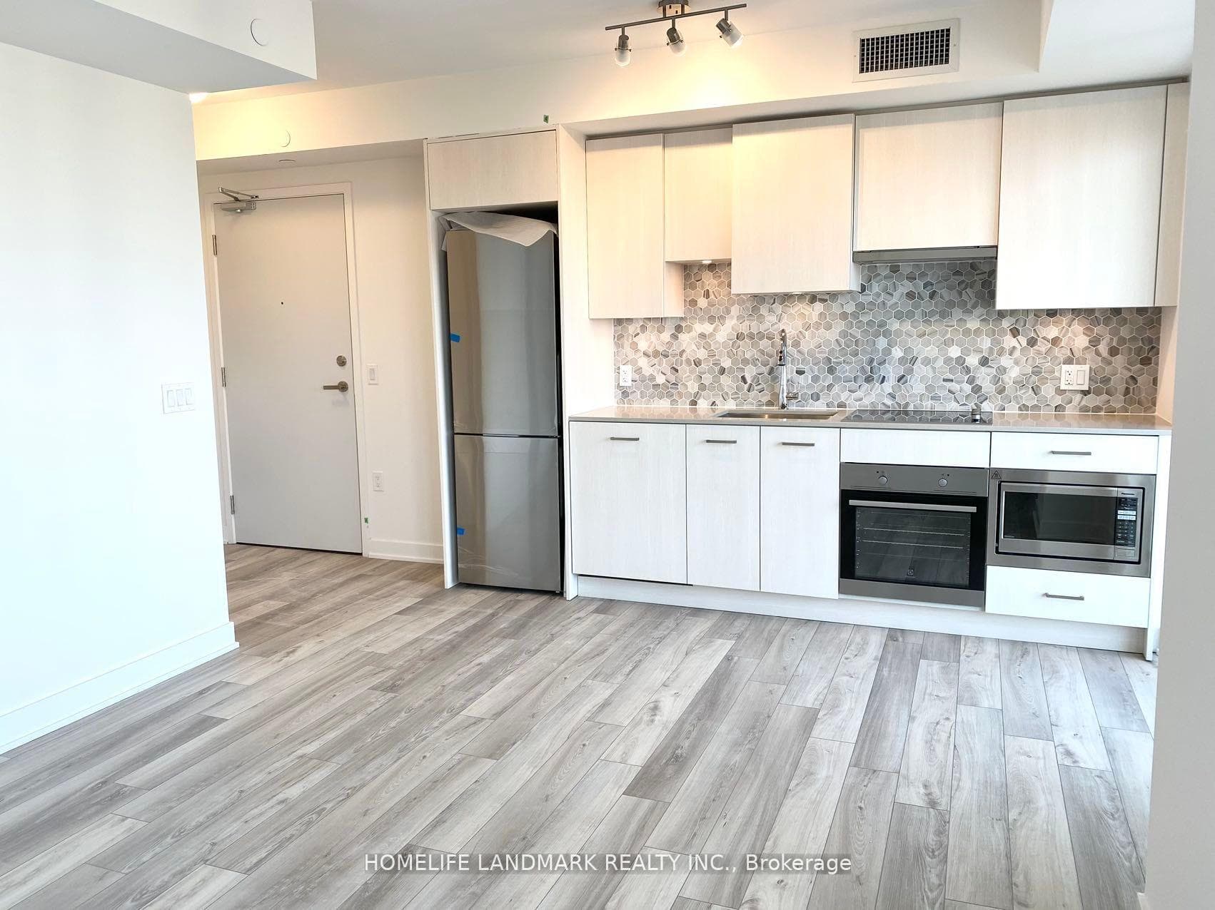 195 Redpath Avenue Unit 1404 photo 9