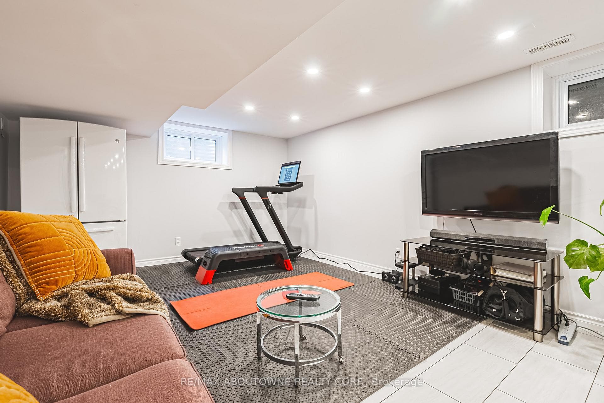 351 Primrose Place photo 36