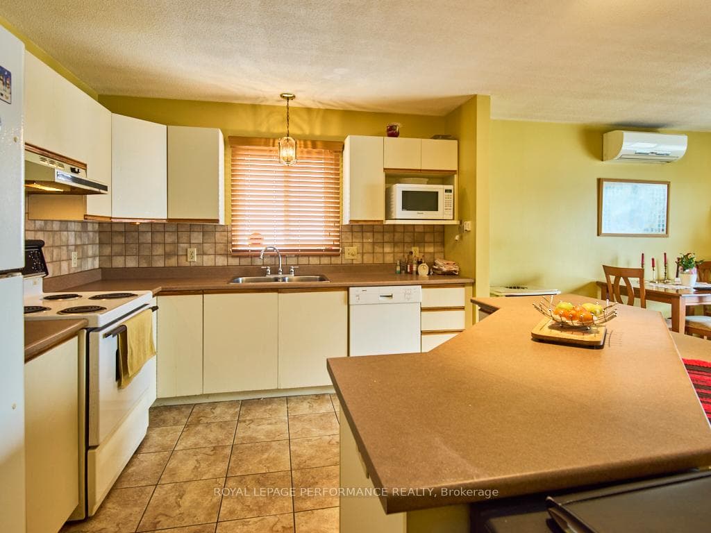 740 Berthiaume Street photo 5