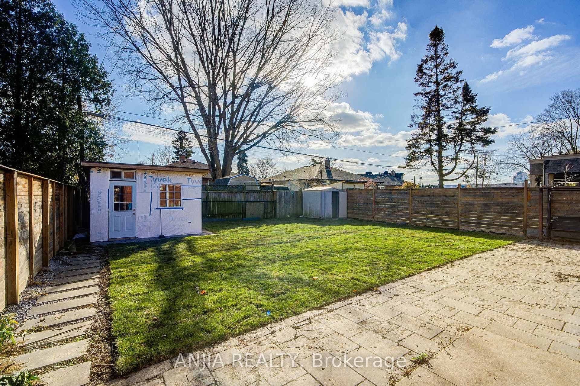 203 Van Dusen Boulevard photo 26
