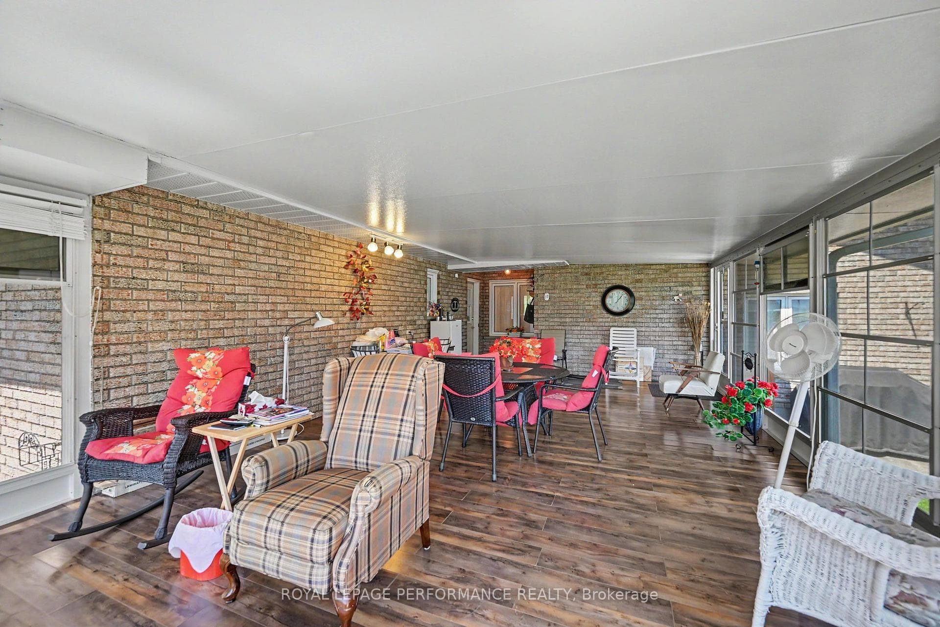 1401 Holy Cross Boulevard photo 16