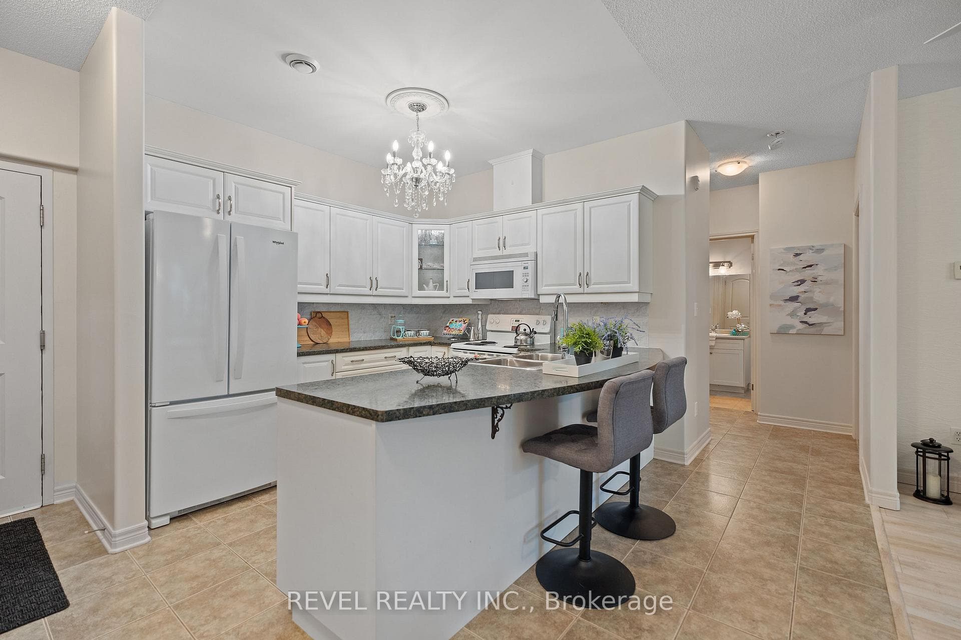 2799 St. Paul Avenue Unit 203 photo 8