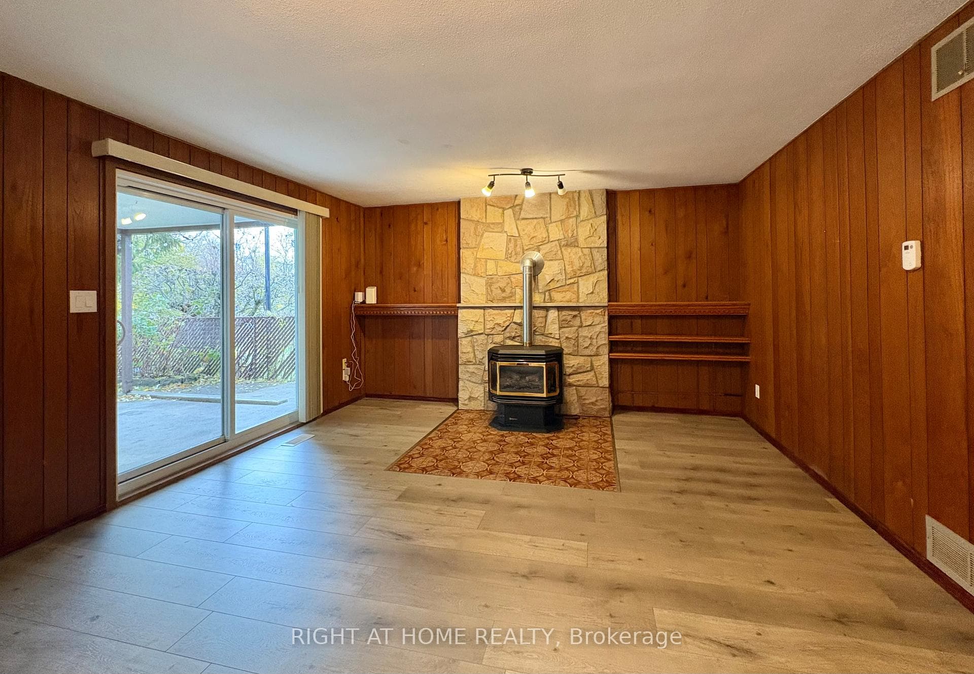 444 Quigley Road photo 11