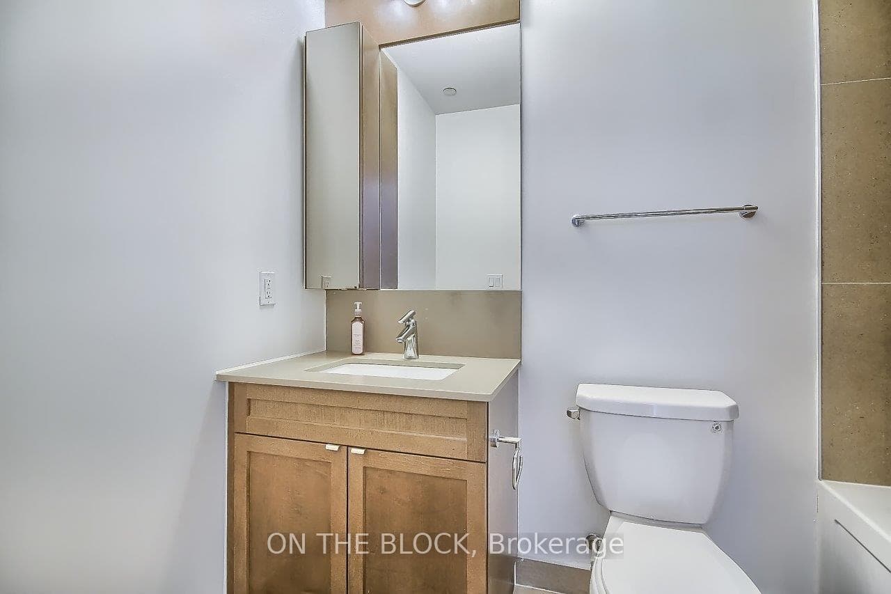 89 Dunfield Avenue Unit 632 photo 13