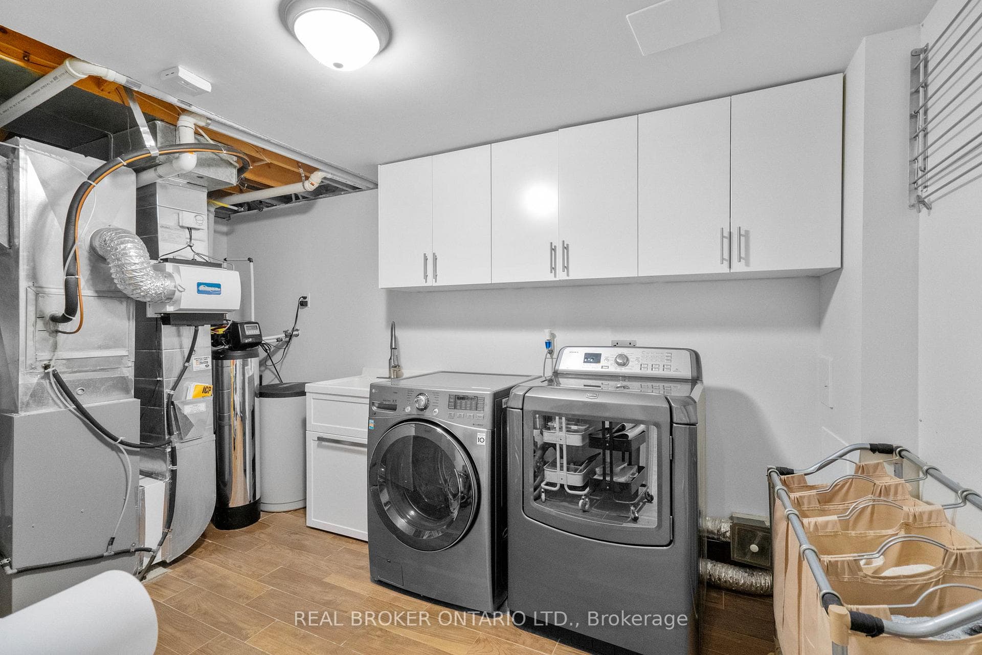 11 Fountainbridge Drive photo 22