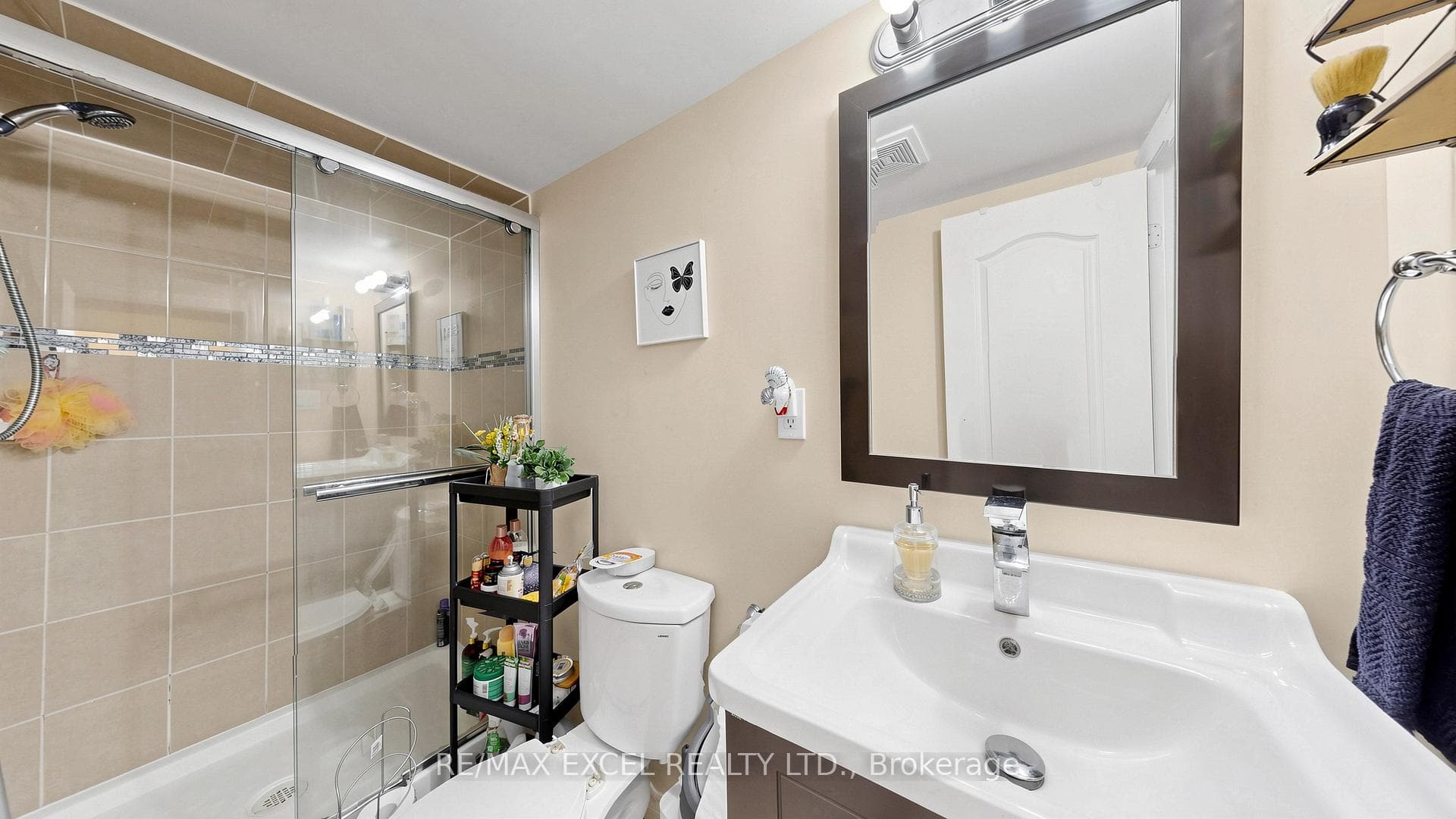 1062 Blackhall Crescent photo 39