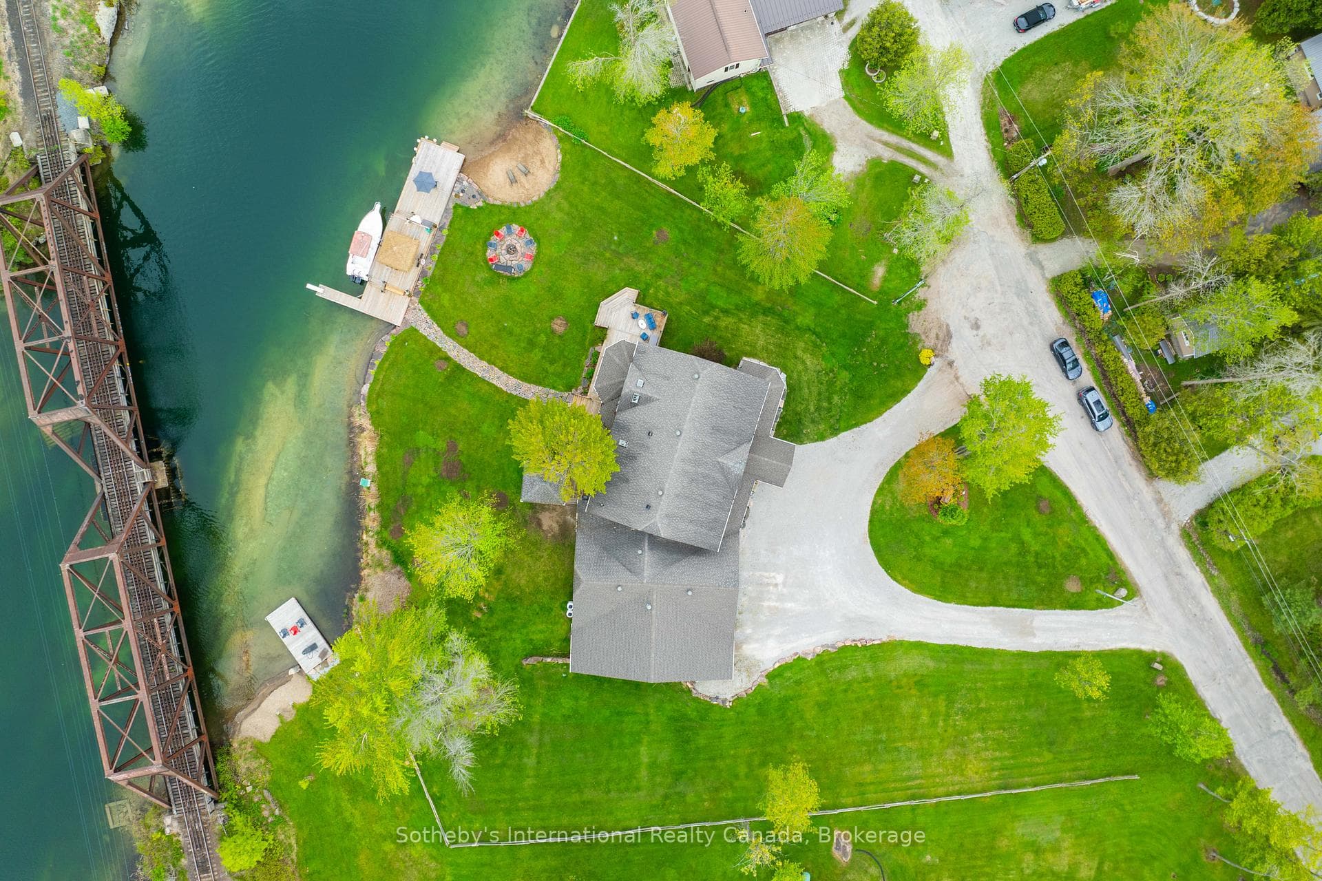 1 Acre of Meticulously Landscaped Grounds