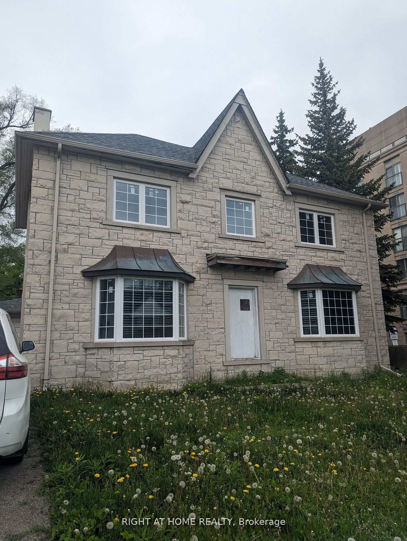 782 Spadina Road photo 2