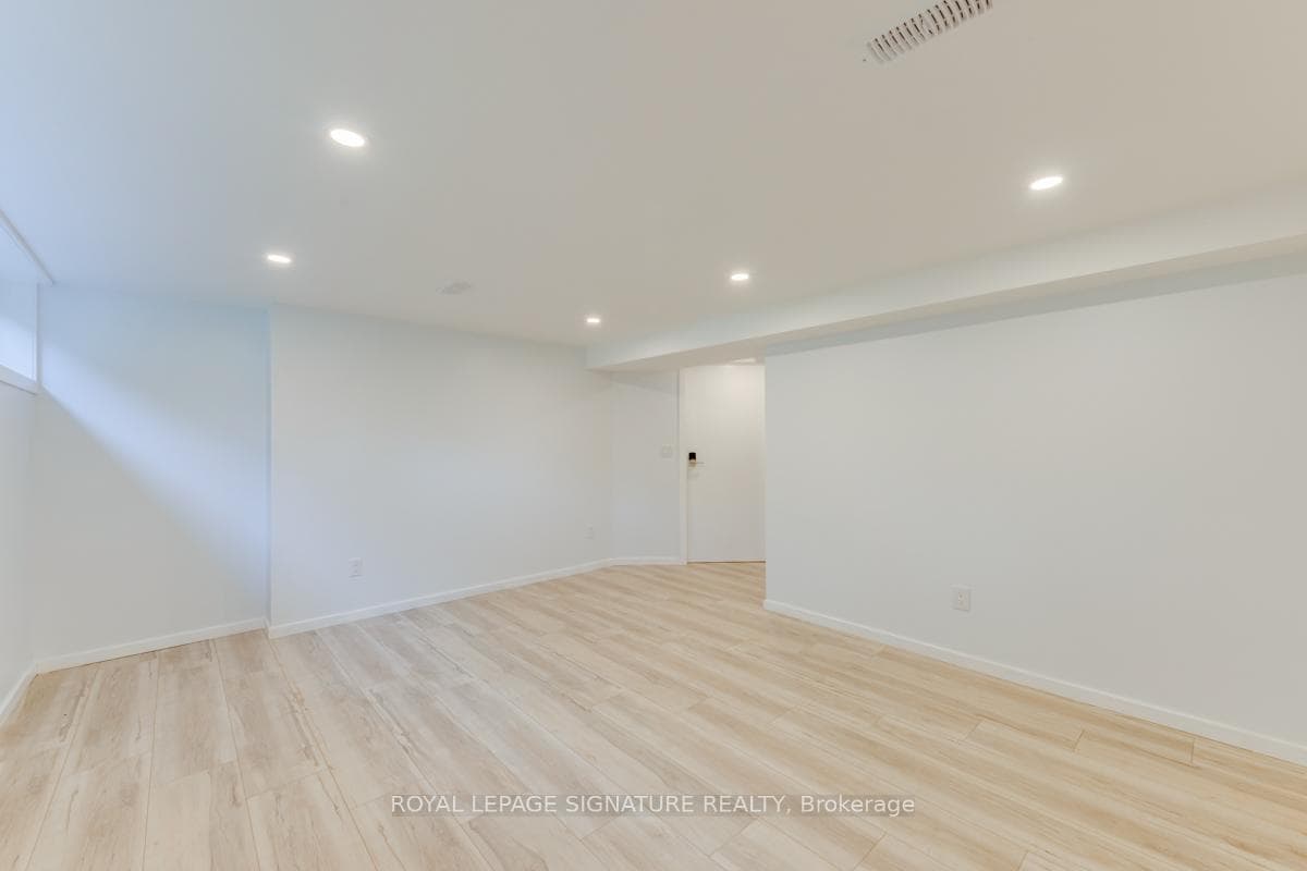 37 Archerhill Drive Unit Lower photo 12