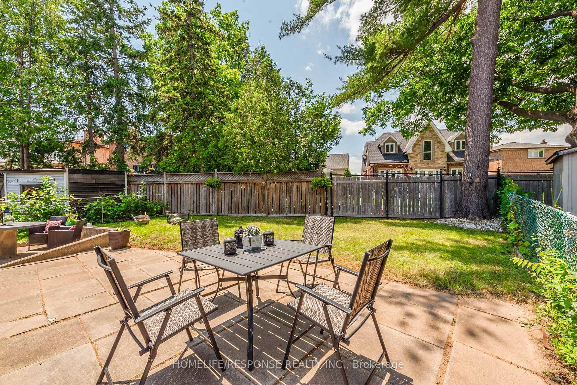 98 Dellbrook Crescent photo 30