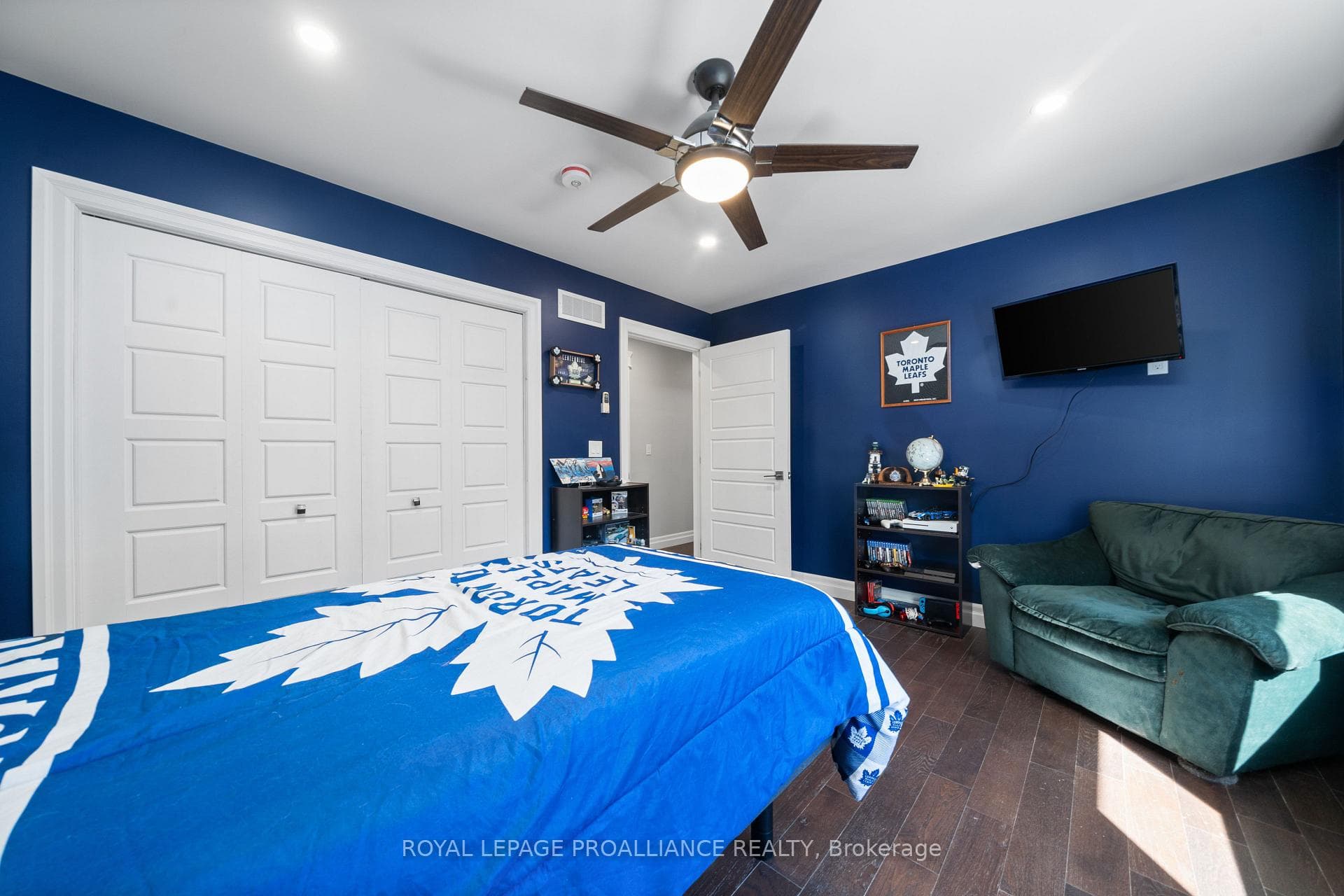 296 Bird Road photo 32