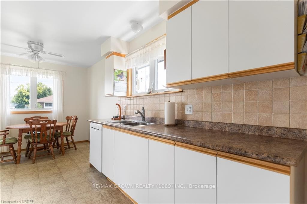 63 JOSEPH Street photo 5