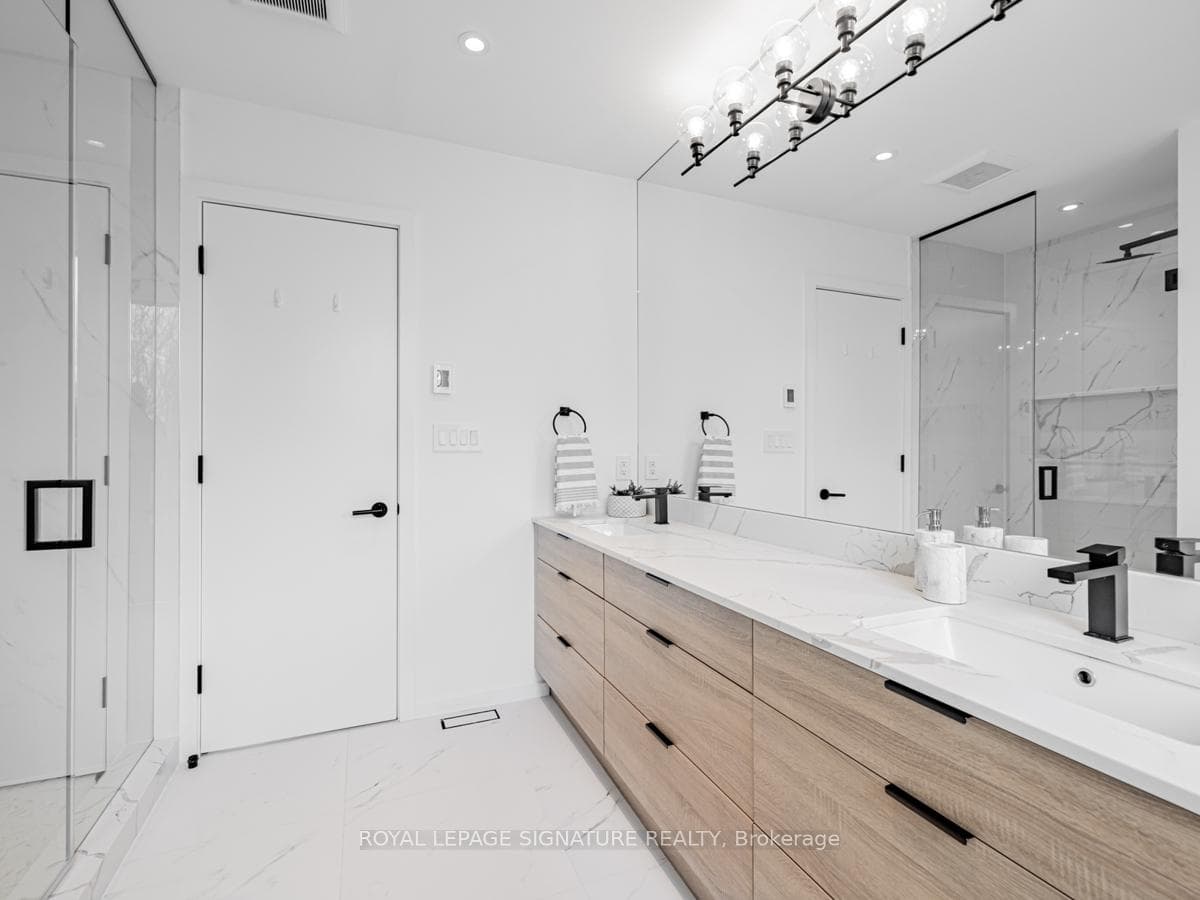 109 Humewood Drive photo 15