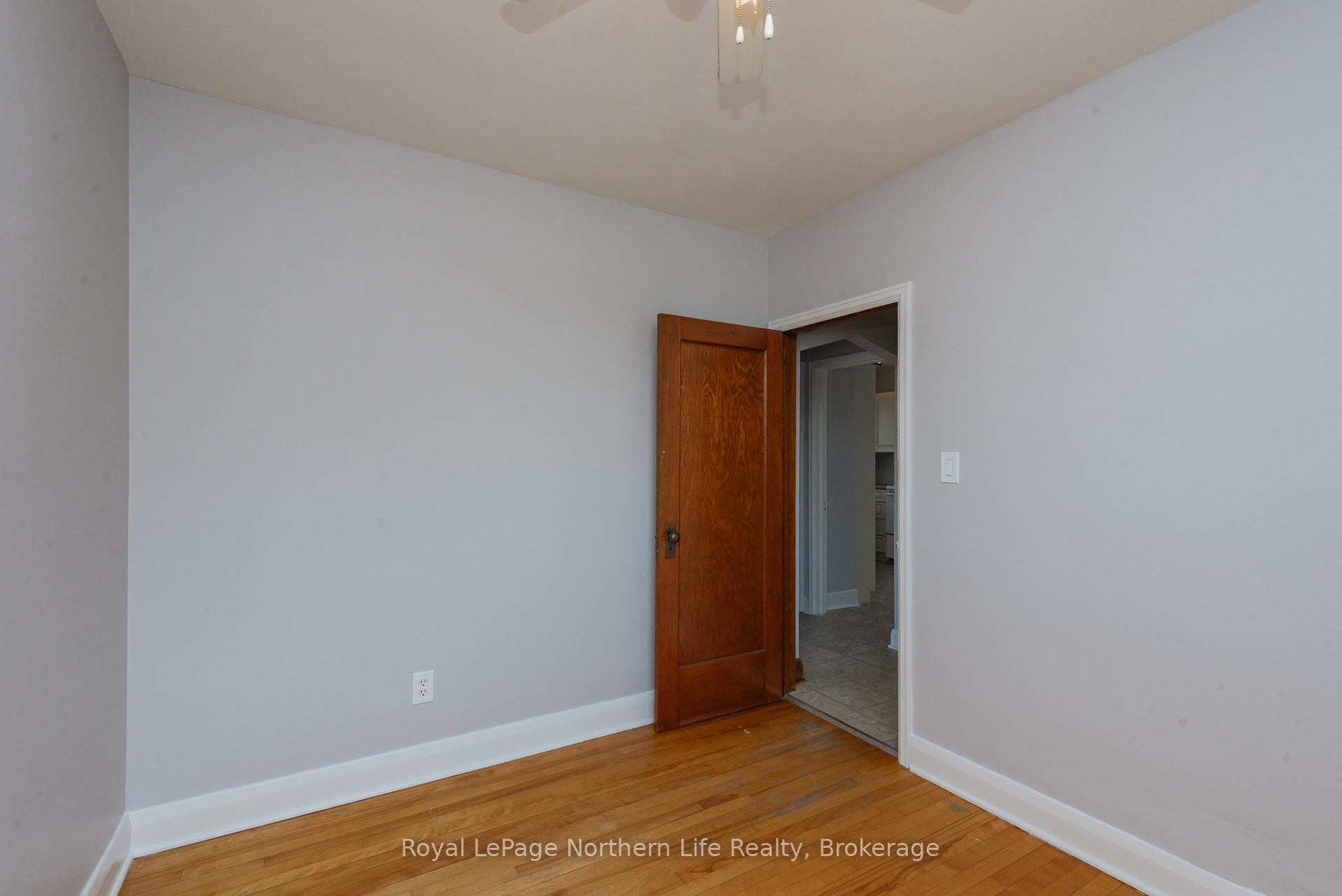 1093 Regina Street photo 34