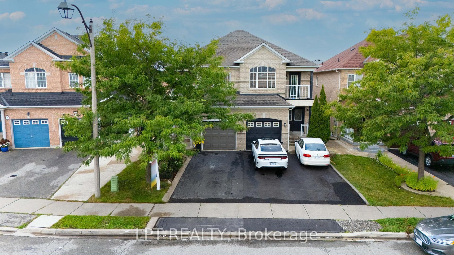 78 Dewridge Court photo 1