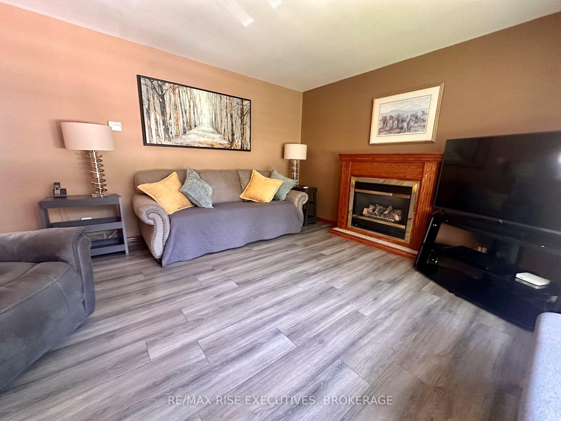 214 Amherst Drive photo 5
