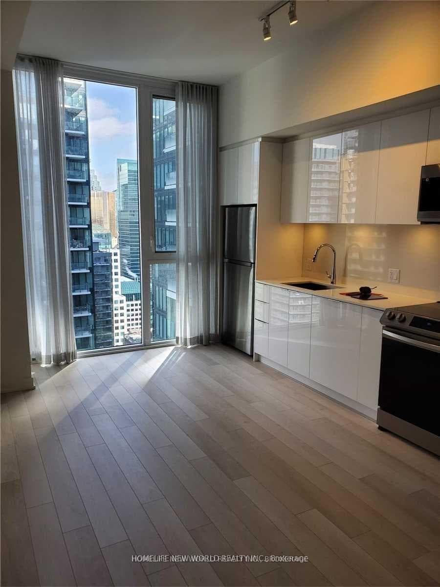357 King Street Unit 3605 photo 2