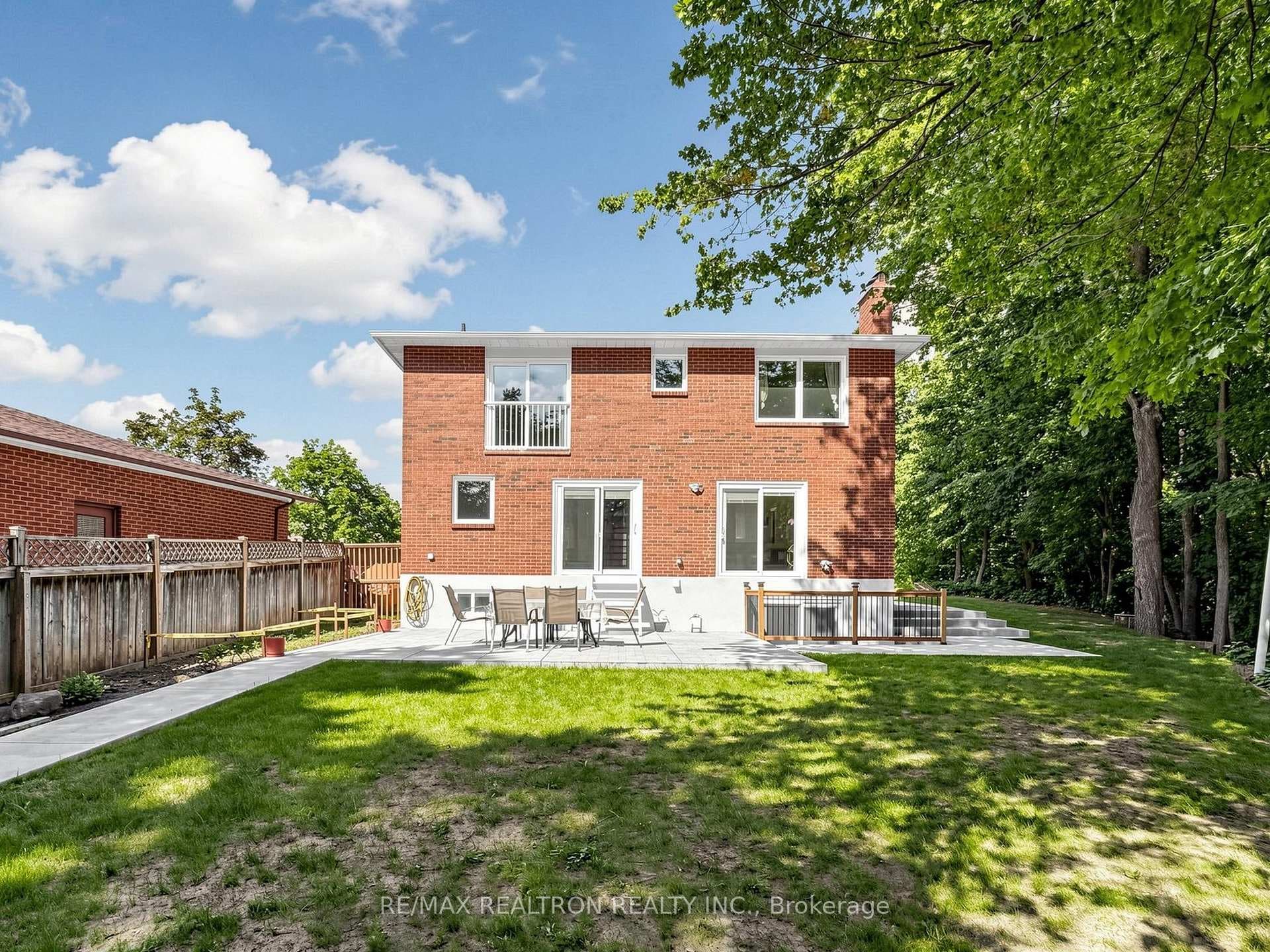 132 Stilecroft Drive photo 44