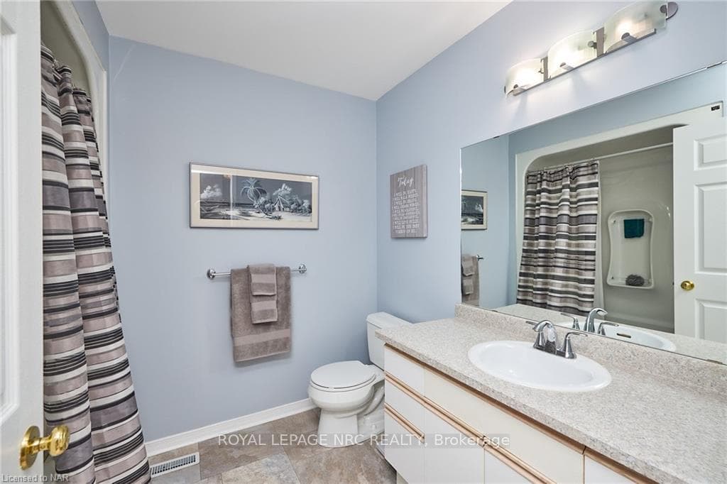102 Woodside Square photo 30
