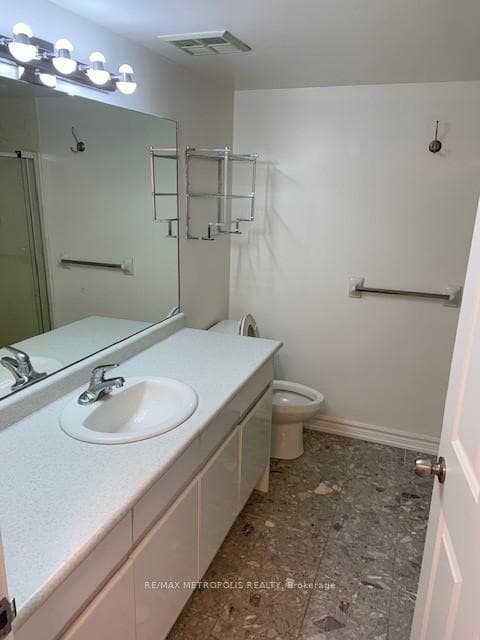 7 Carlton Street Unit 1604 photo 14