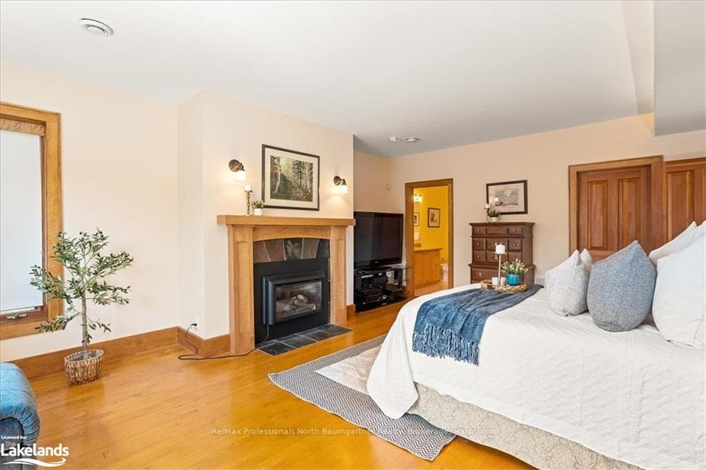1040 COMMUNICATION Lane photo 23