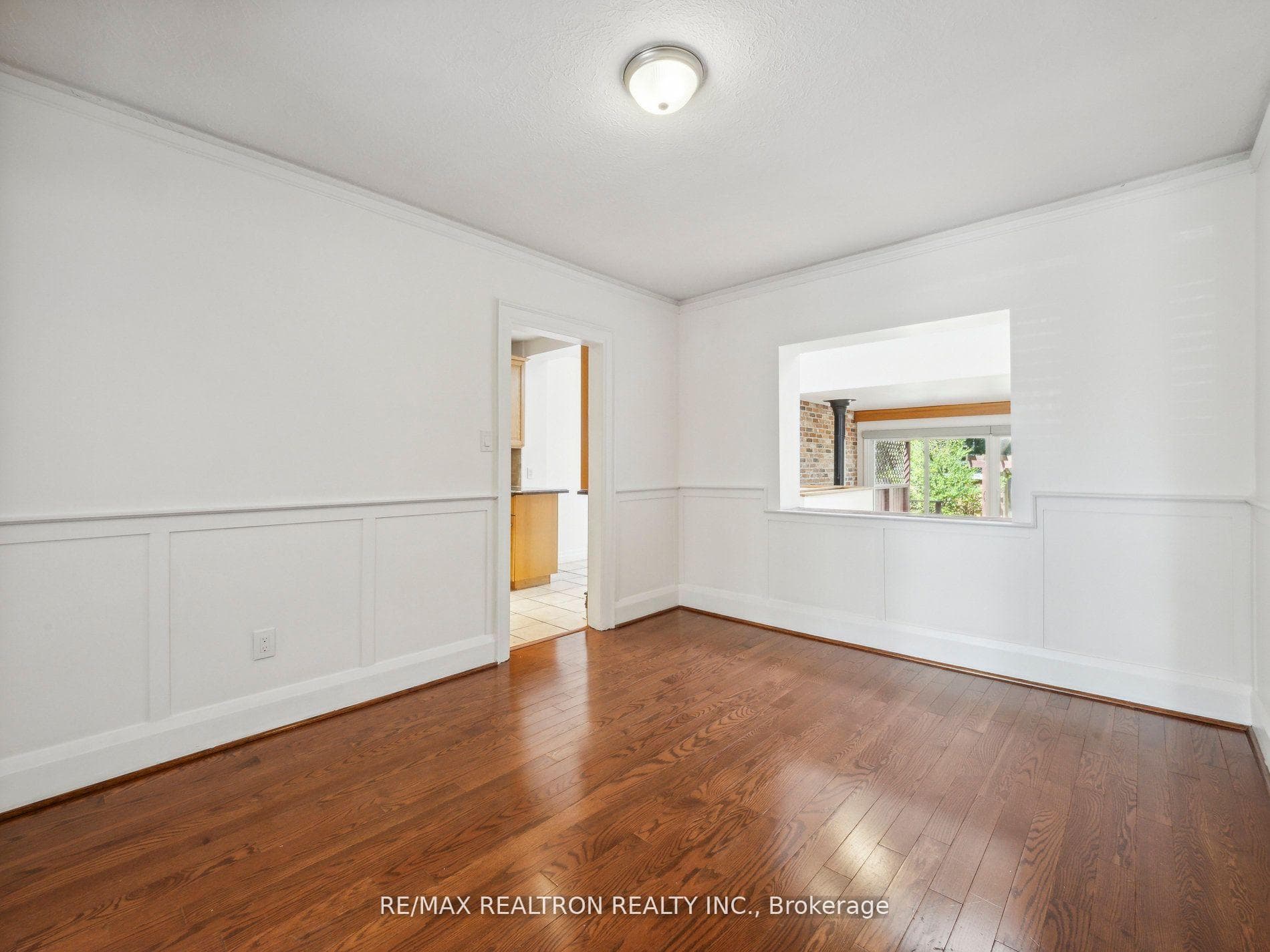 186 Wanless Avenue photo 17