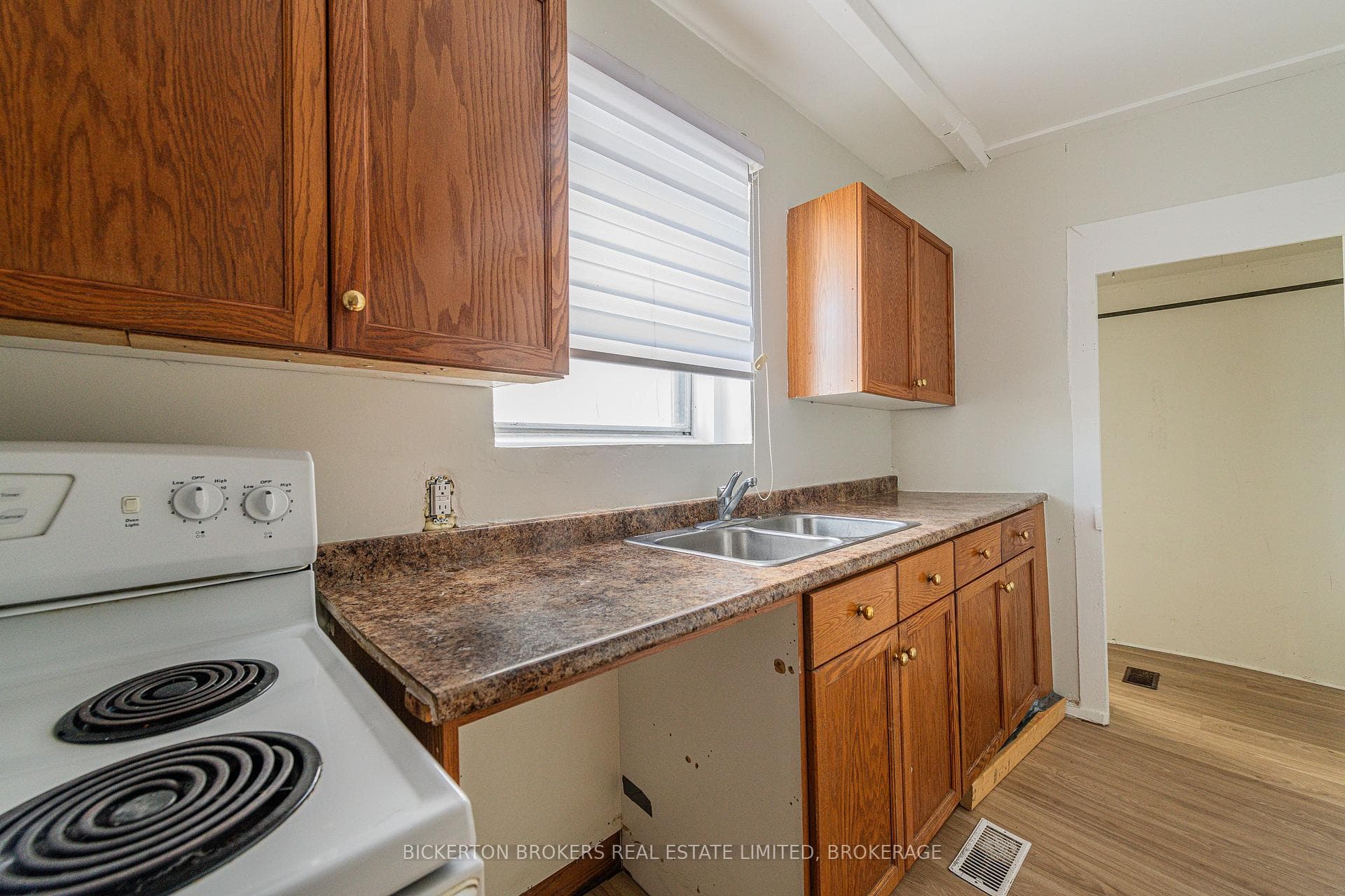 1064 Prince Street photo 16
