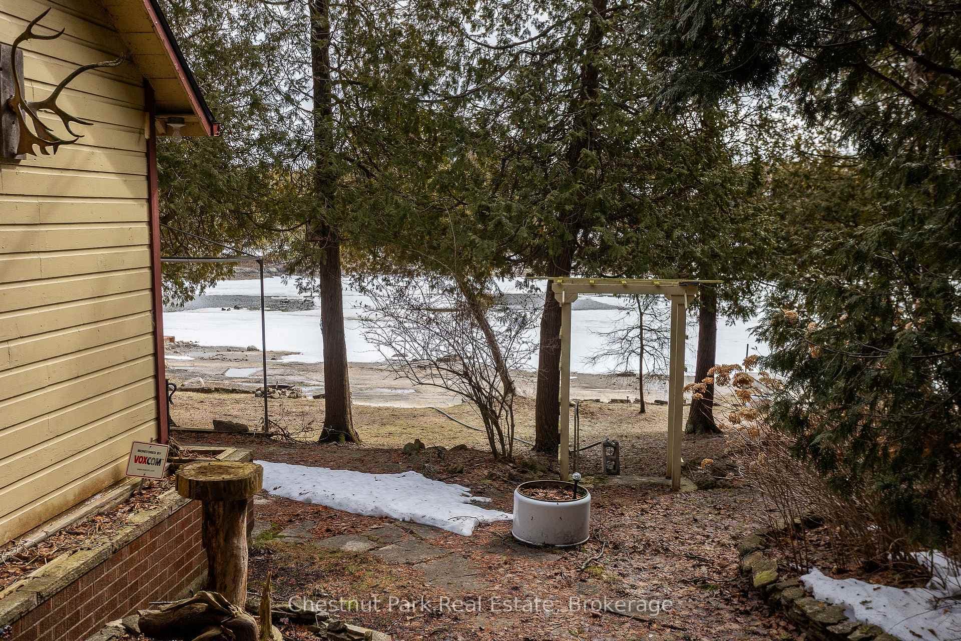 41 Simpson Avenue photo 16