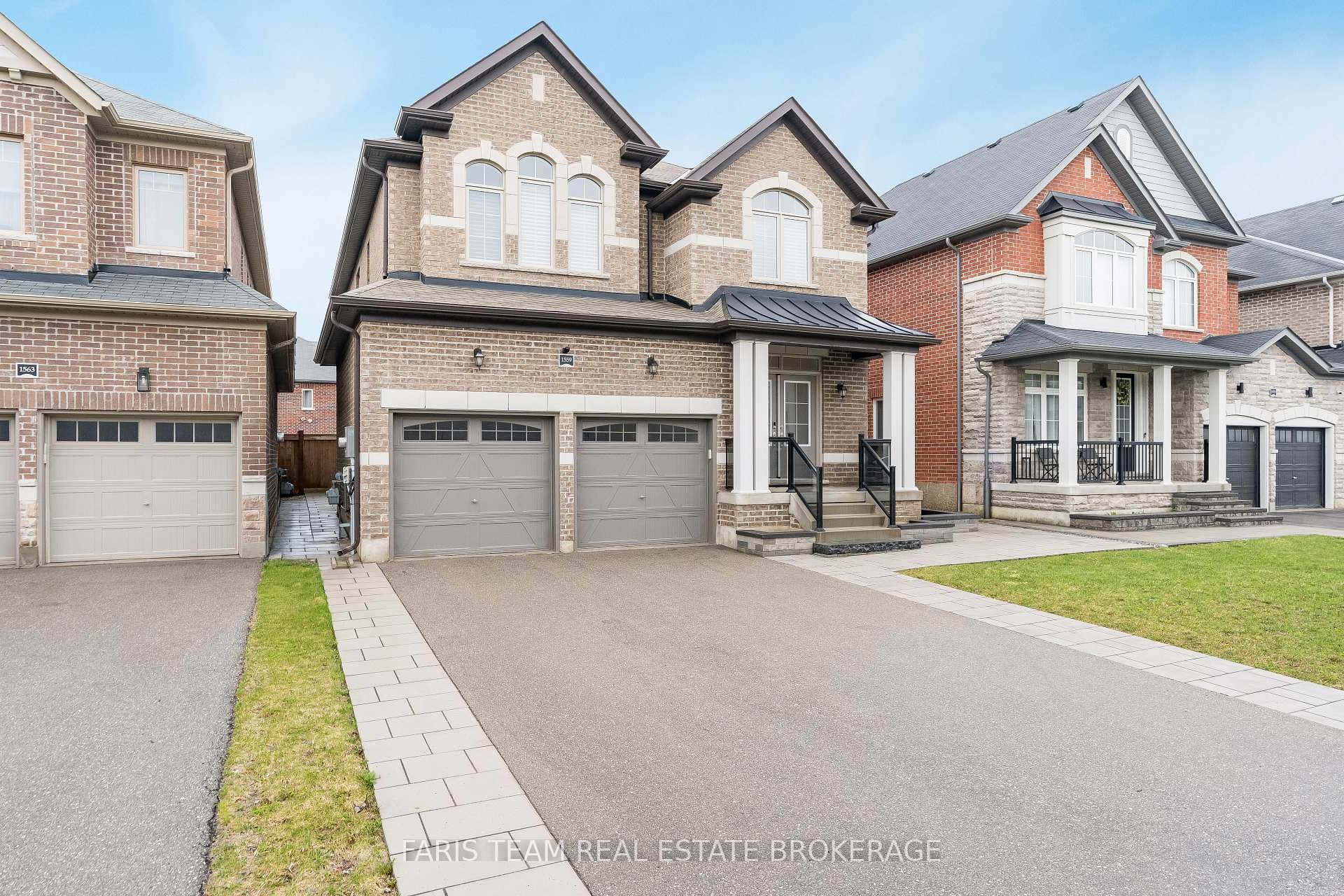 1559 Farrow Crescent photo 3