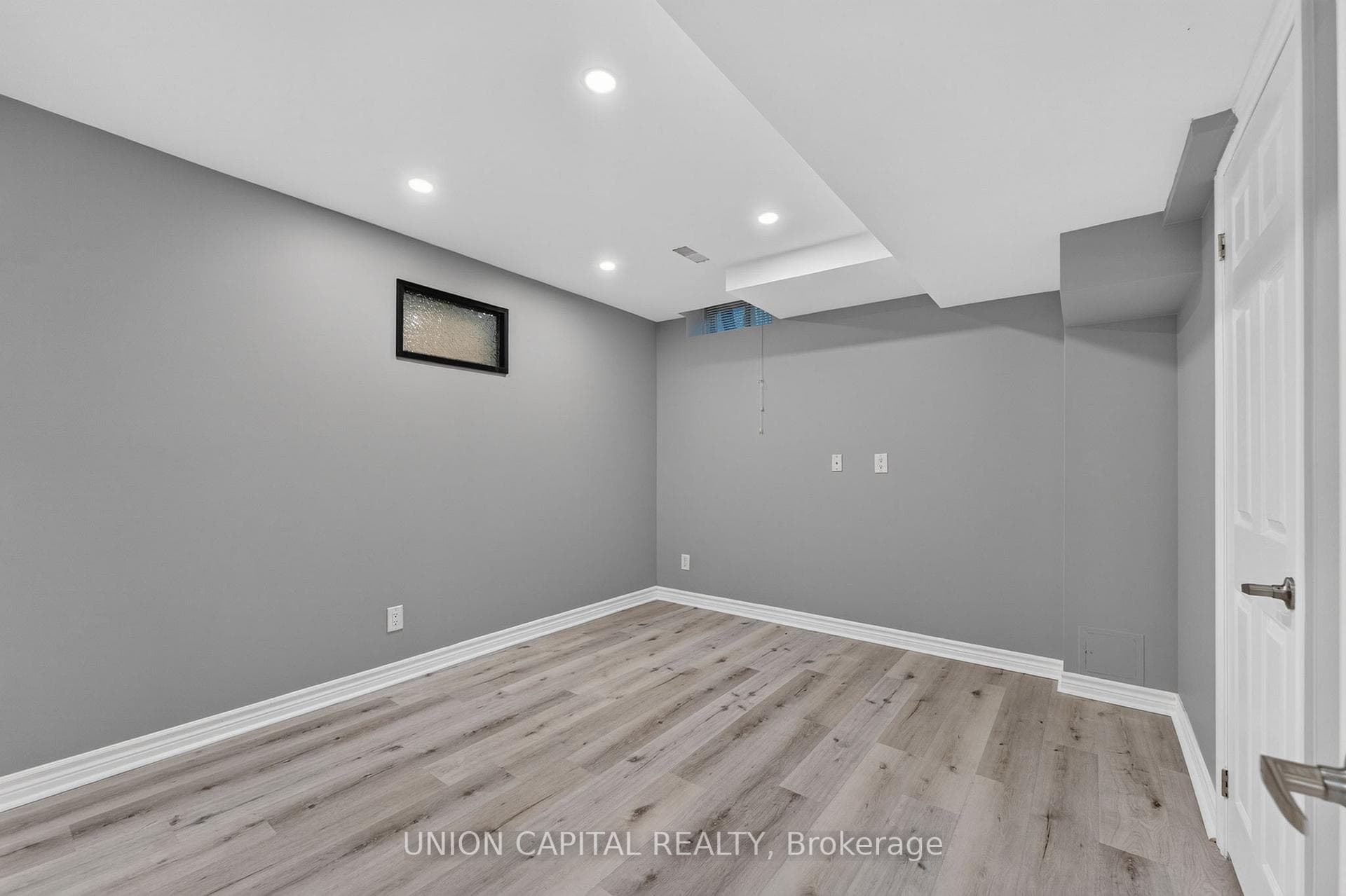 9 Ballymore Drive photo 34