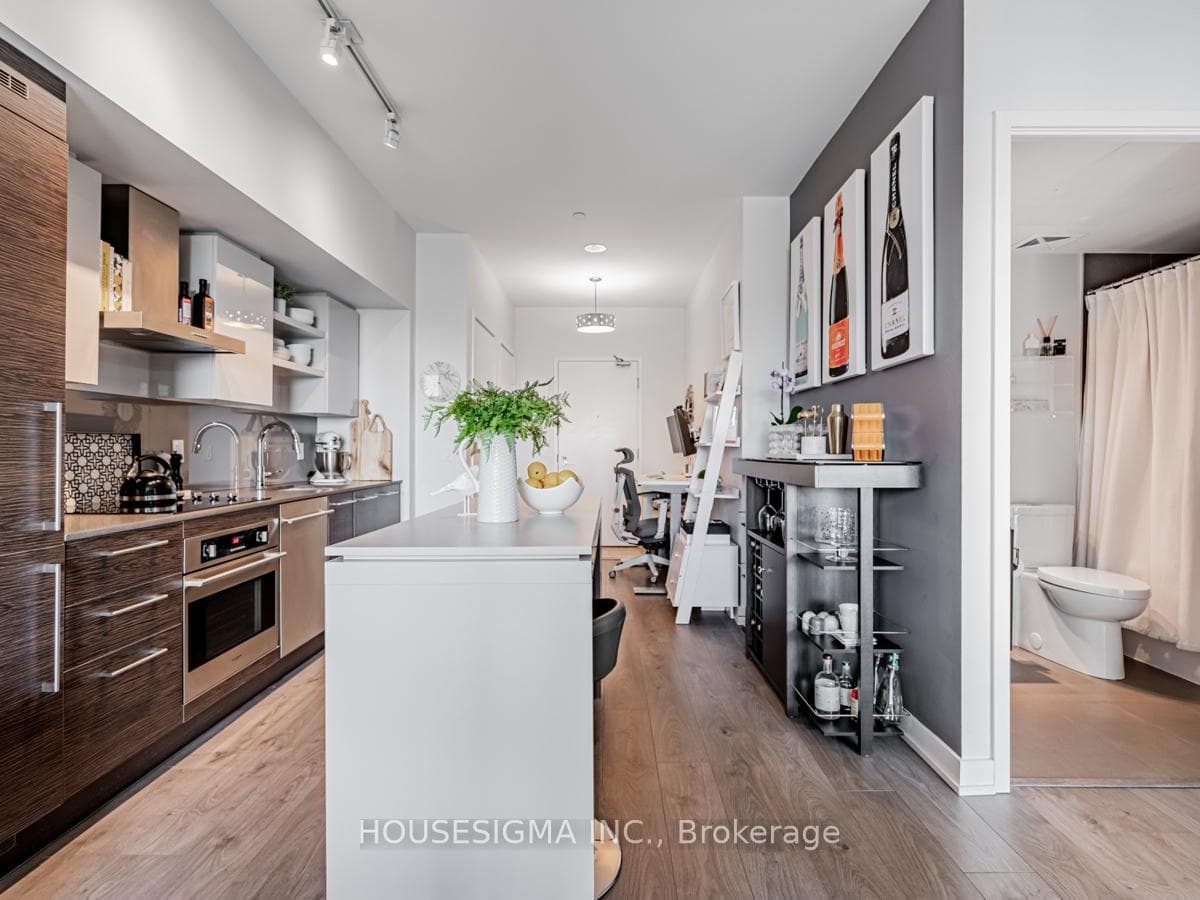 1030 King Street Unit 1029 photo 5