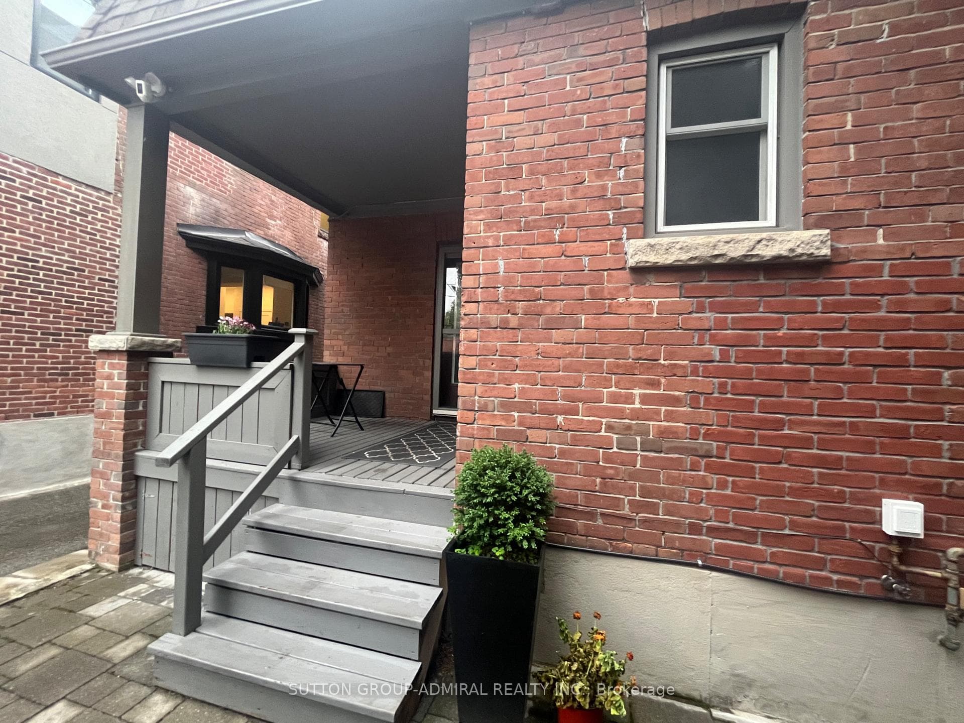 Private porch