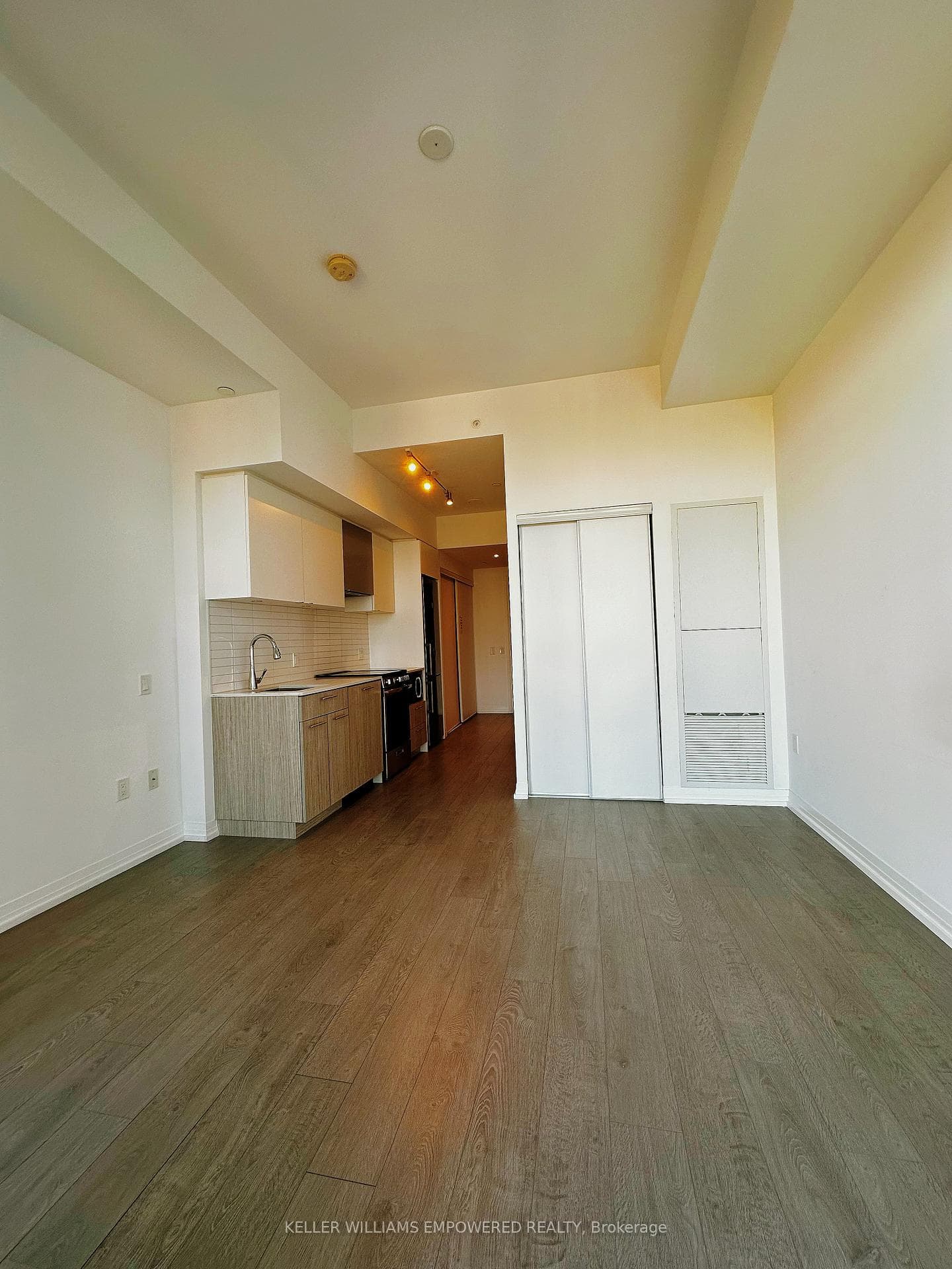 251 Jarvis Street Unit 1902 photo 8