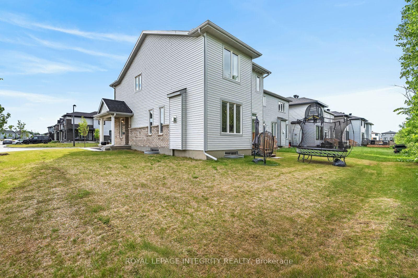 655 PERSIMMON Way photo 44