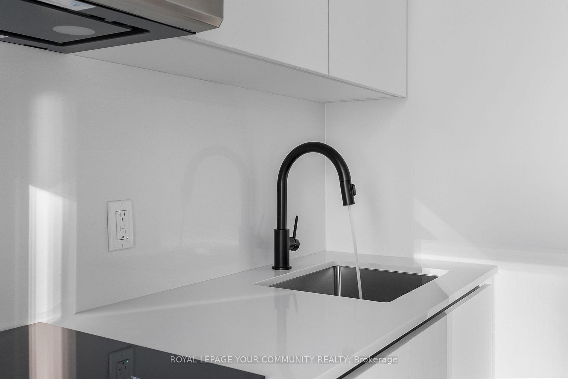 327 King Street Unit 4502 photo 6