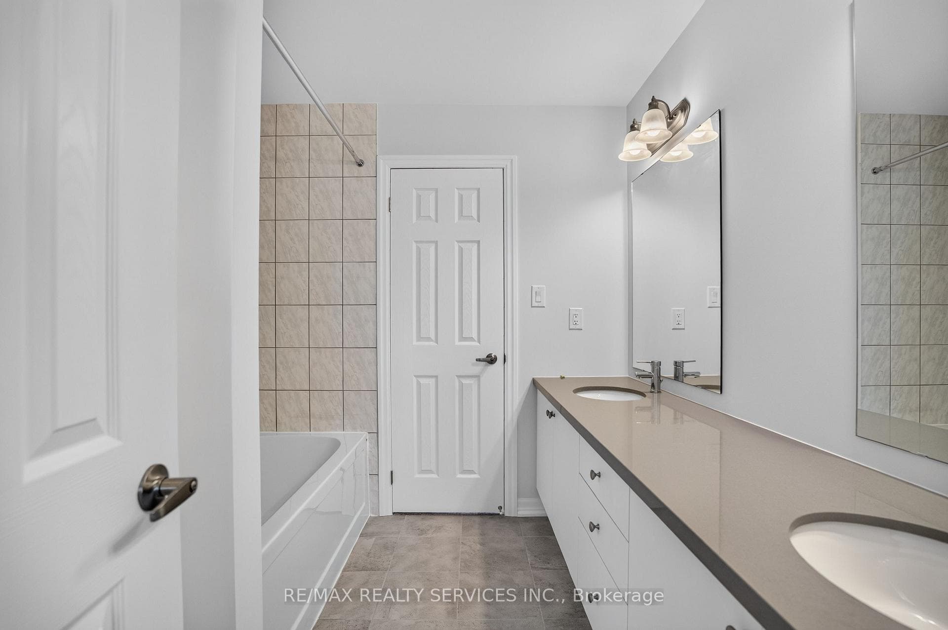 244 Warden Street photo 44