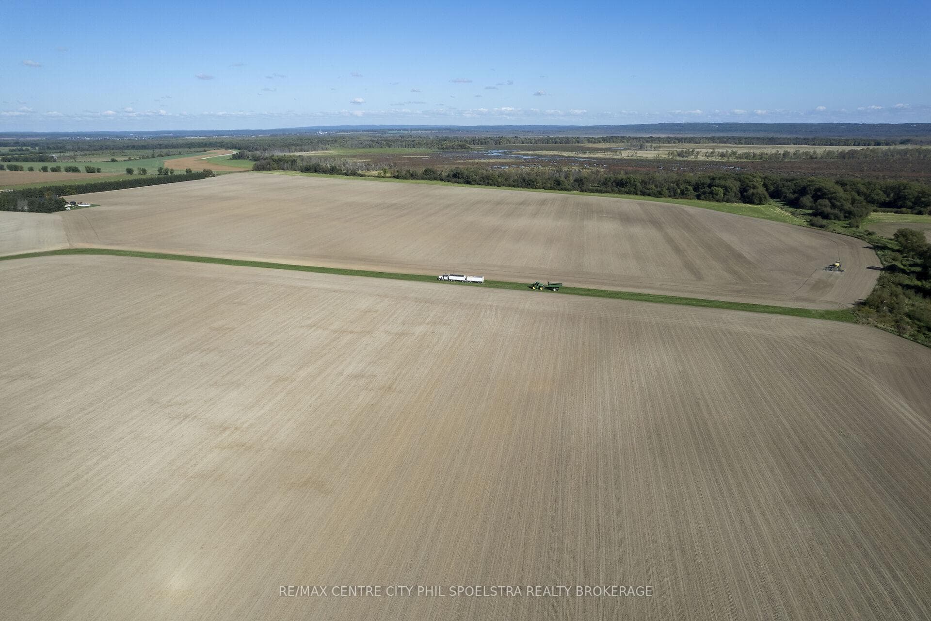 2225 15/16 Side Road photo 21