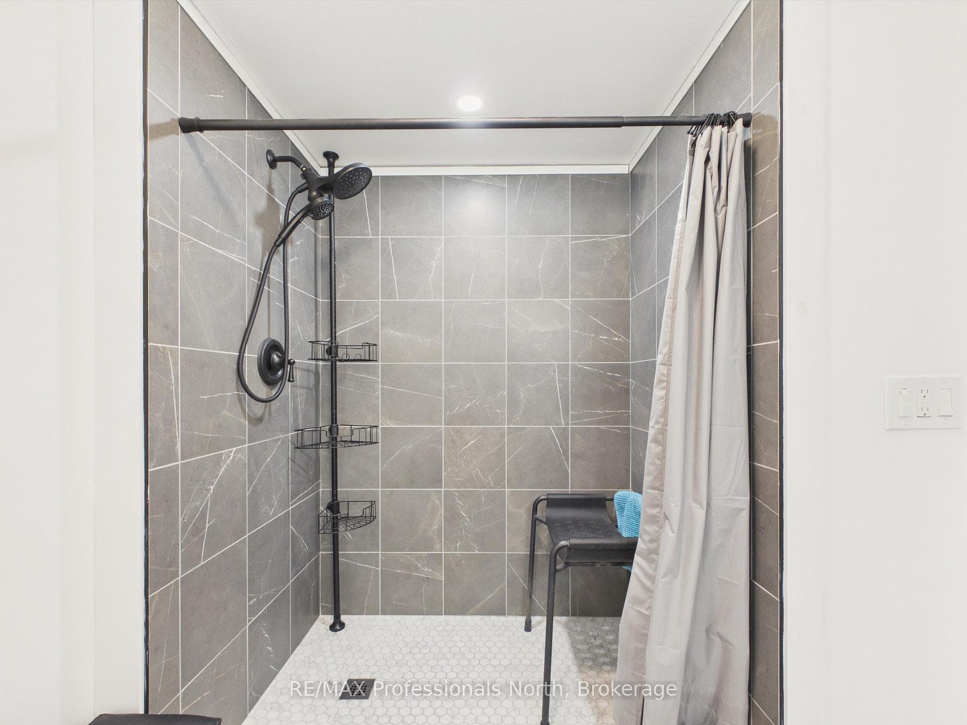 81 WATSON Lane photo 32