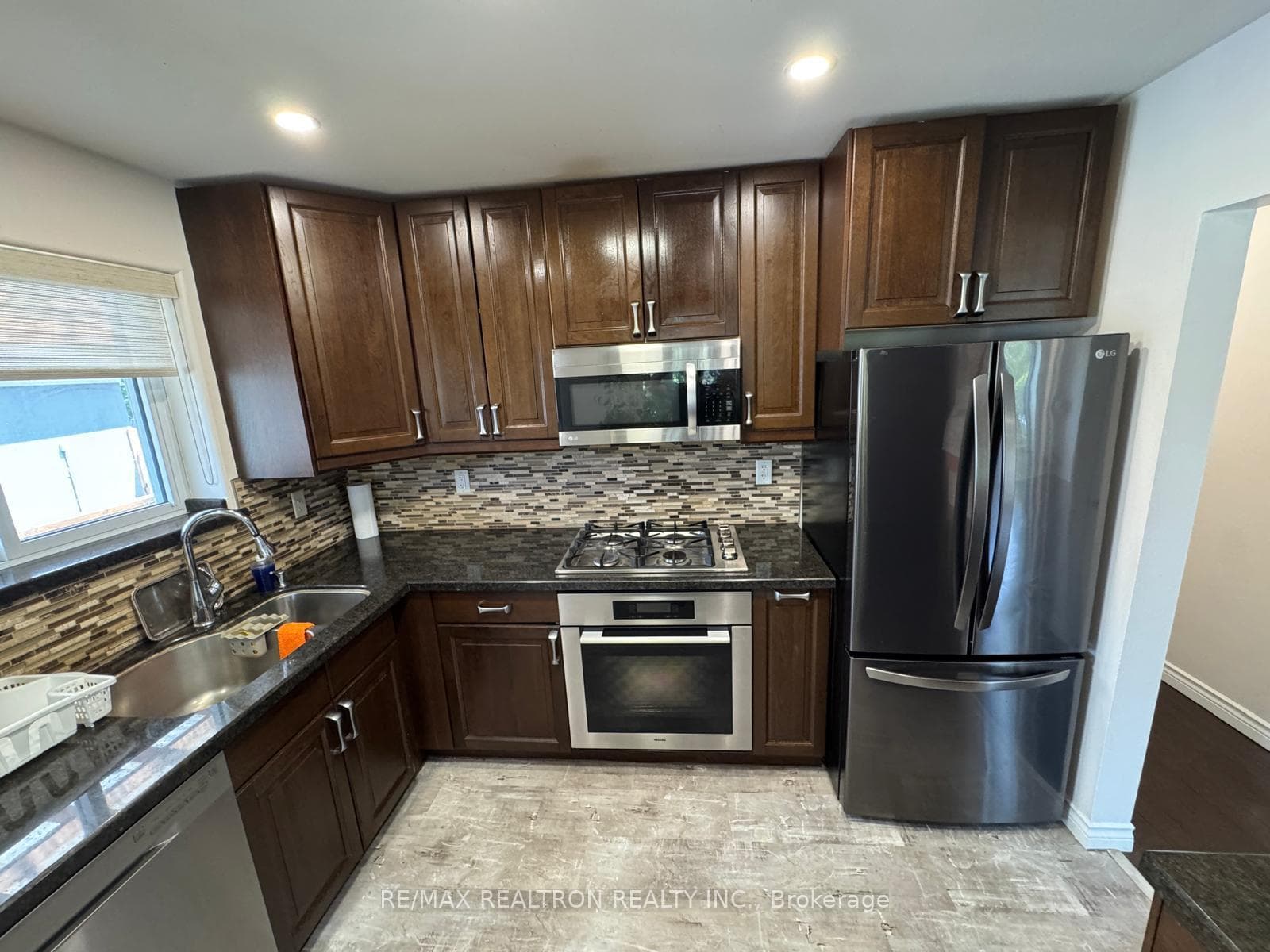 93 Aurora Heights Drive Unit Main Floor photo 6