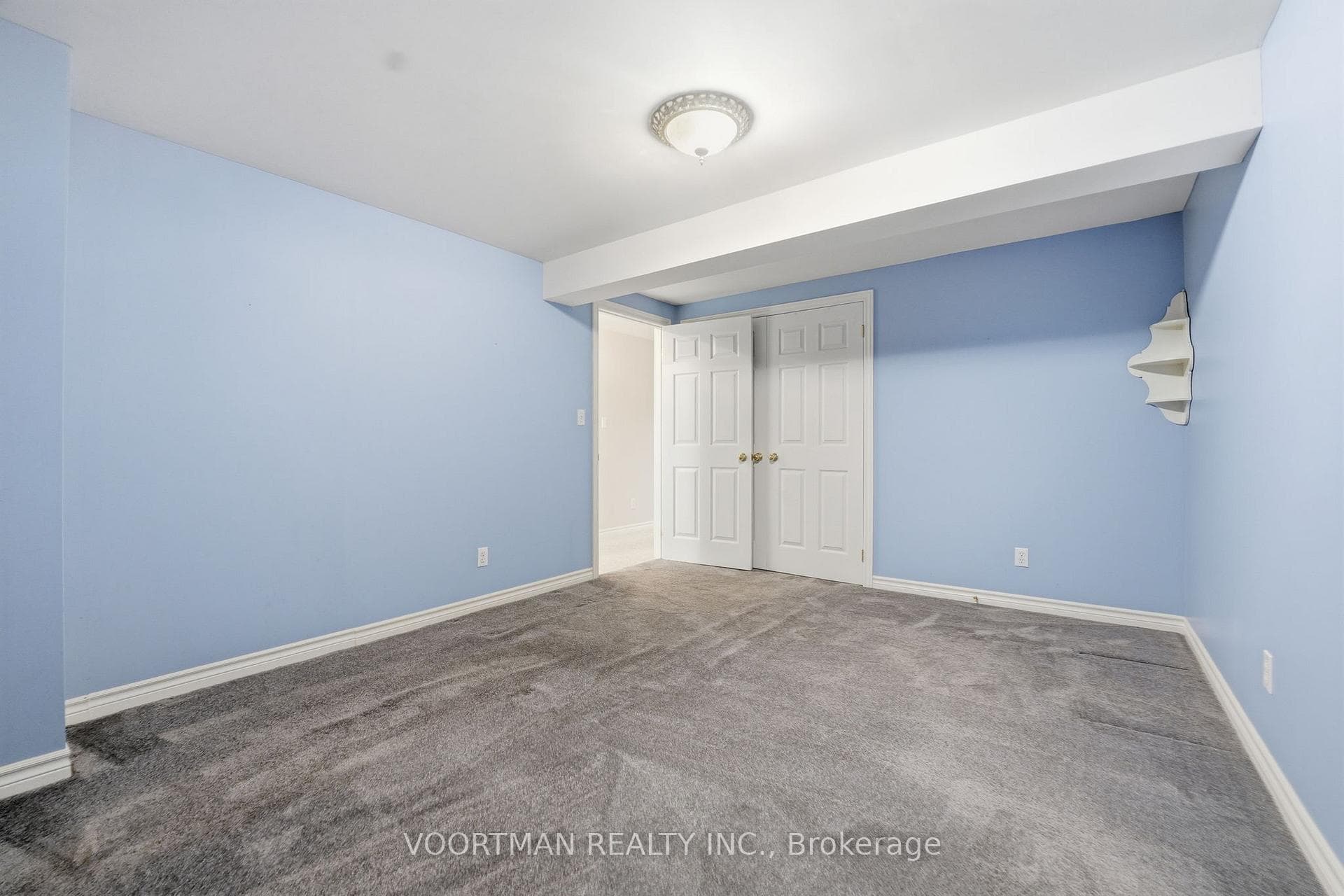 53 Greentrail Drive photo 29