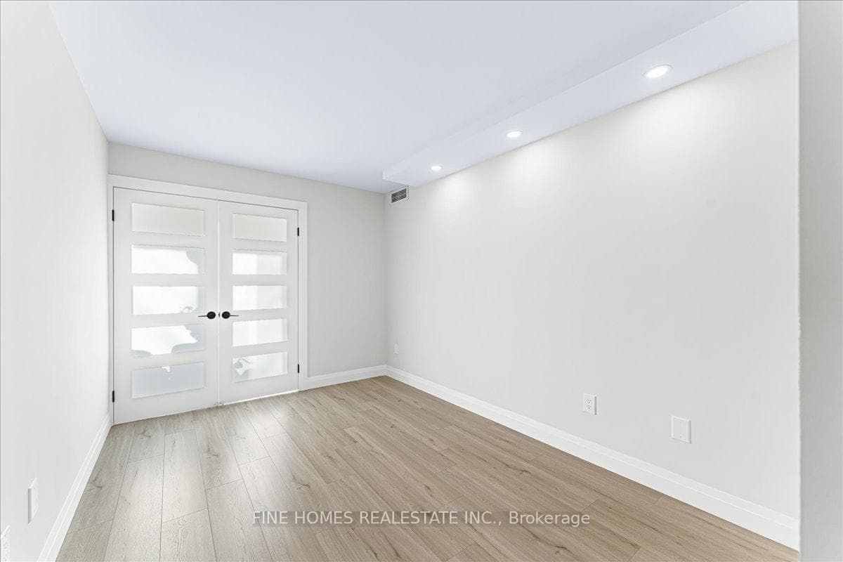 20 Harding Boulevard Unit 307 photo 21