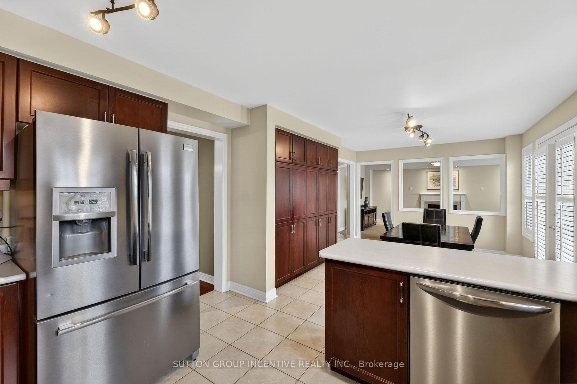 26 Prince Of Wales Drive photo 10